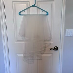 BHLDN VEIL
PARIS BY DEBRA MORELAND RIBBONING CIRQUE VEIL